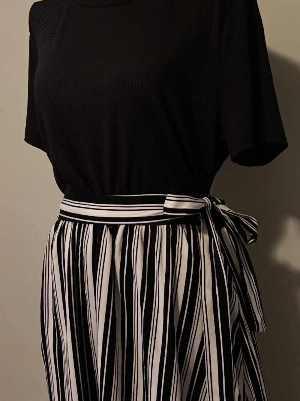 Zattcas Black White Striped Colorblock Midi Dress Tie Waist Size XL Like New - Picture 2 of 6